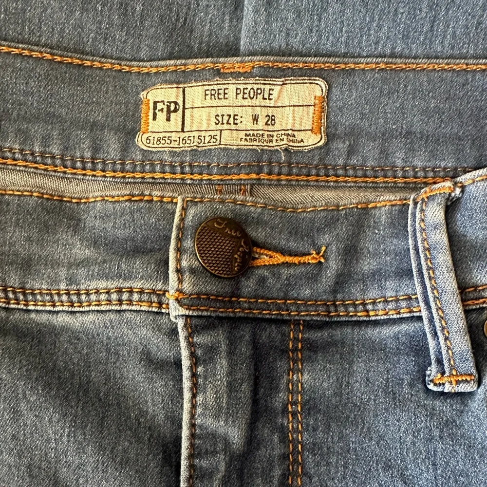 Free People Mid Rise Skinny Ankle Length Jeans Size 28 EUC 61855-1651 5125